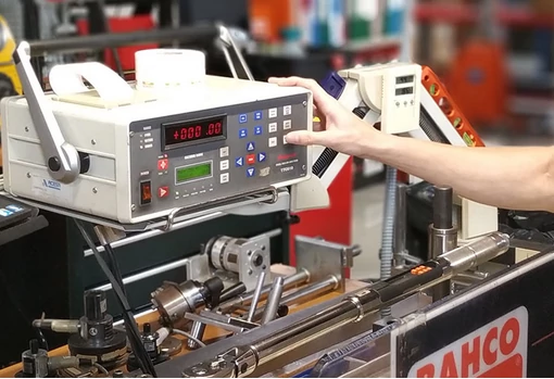 Nyomatékkulcs kalibrálása egy irányban 0-1500 Nm